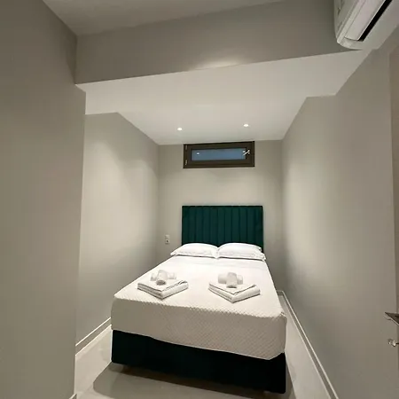 Lägenhet Elpida Luxury Nidhrion