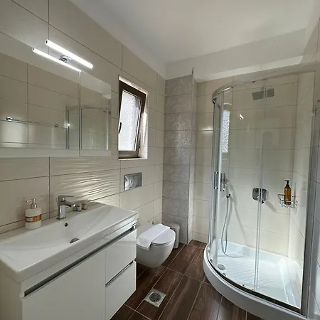 Elpida Luxury Lägenhet *