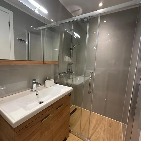 Elpida Luxury Lägenhet Nidhrion