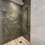 Elpida Luxury דירה