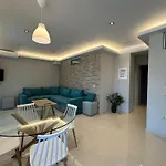 דירה Elpida Luxury נידרי
