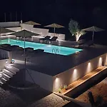 Elpida Luxury נידרי