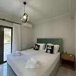 Elpida Luxury דירה