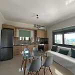 Elpida Luxury דירה *