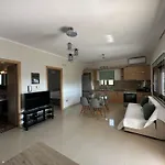 Elpida Luxury דירה *